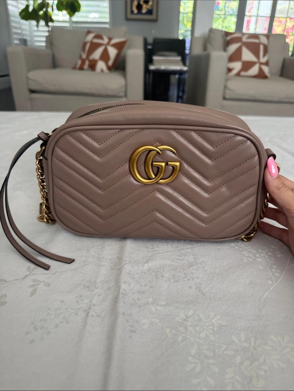 Gucci Small Matelassé Crossbody Bag in Mauve - Picture 2 of 3